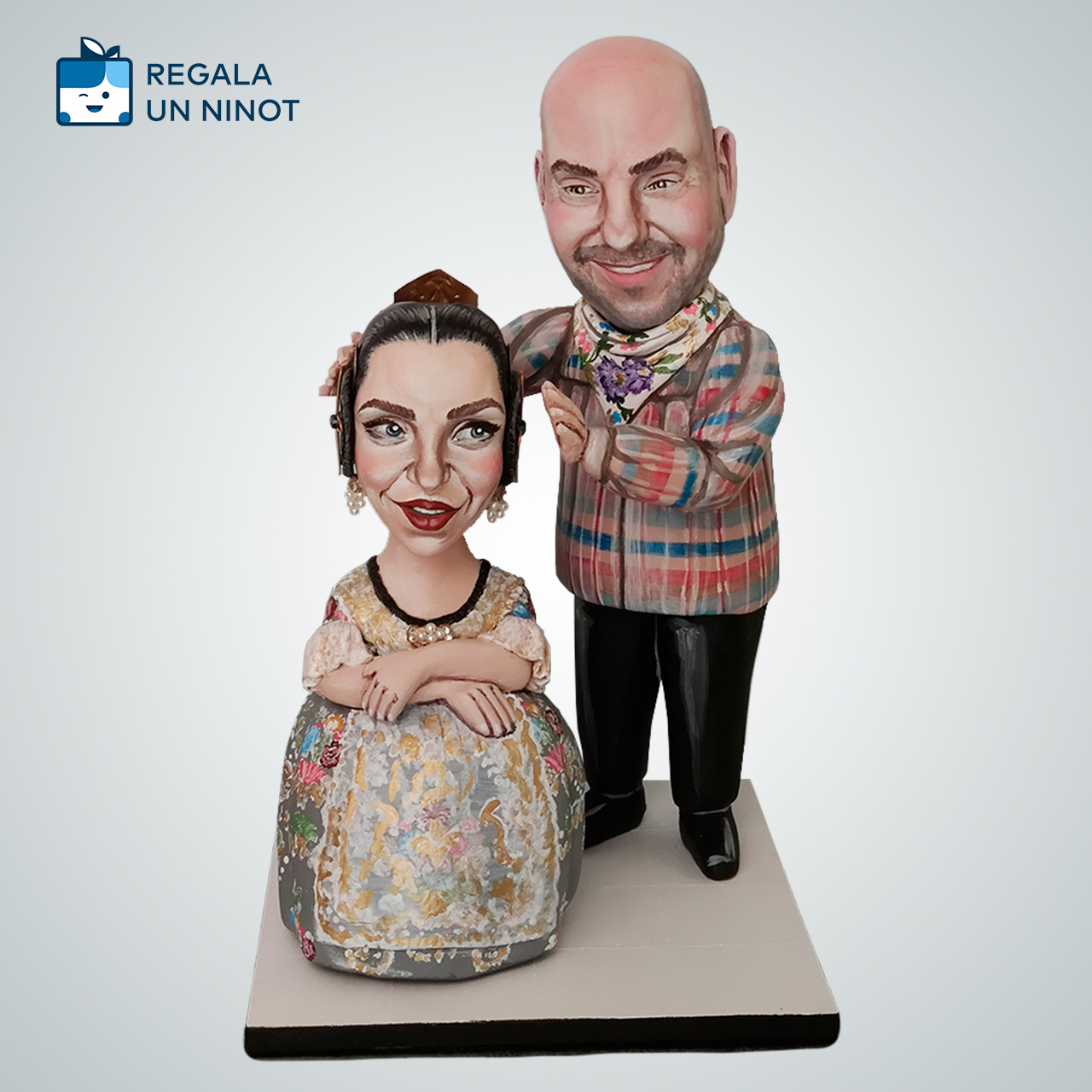 carles-ruiz-ffmm-regala-un-ninot